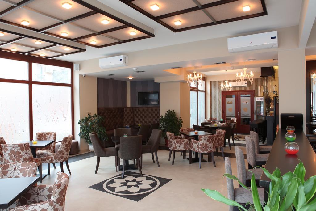 Garni Hotel Tema Nova Čačak Eksteriør billede