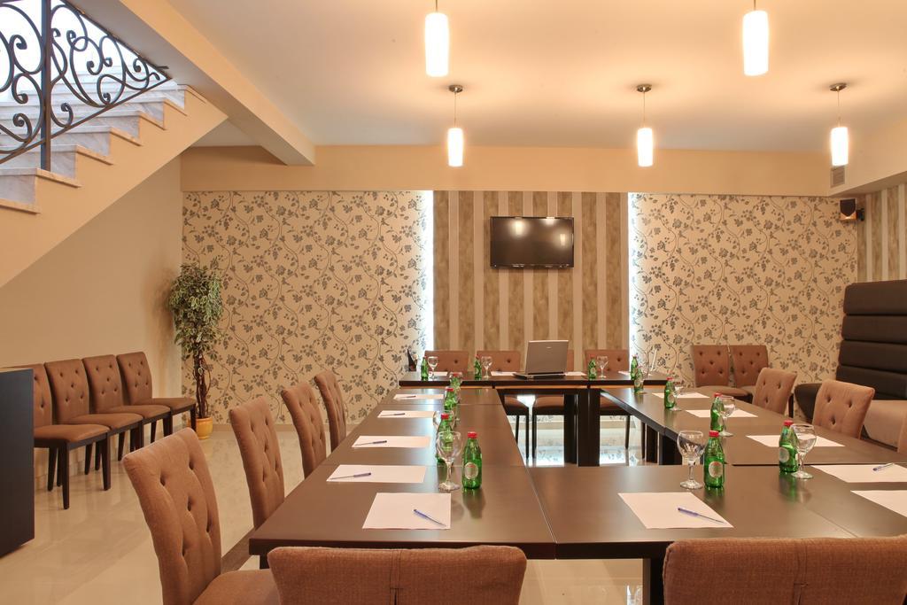 Garni Hotel Tema Nova Čačak Eksteriør billede
