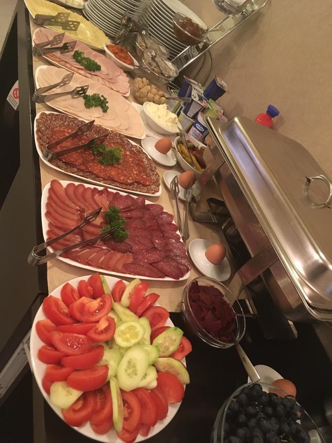 Garni Hotel Tema Nova Čačak Eksteriør billede